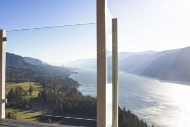 White Frameless Glass Railing – Columbia River, WA