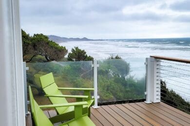White Frameless Glass Railing – Newport, OR